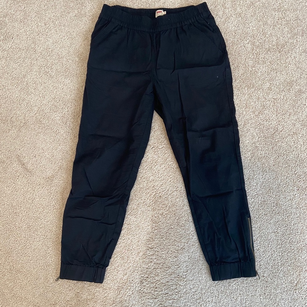 Levi’s Joggers Size Medium